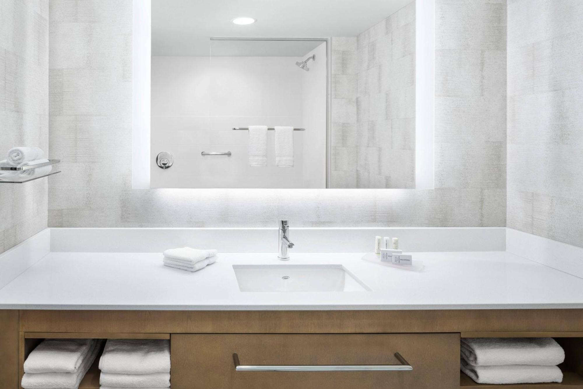 Hotel By Marriott Big Sky/the Wilson 4*